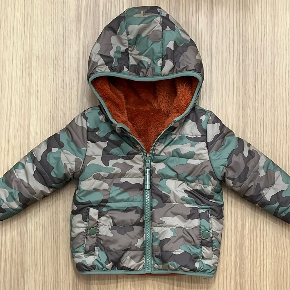 Cat & Jack, Reversible baby/toddler camo jacket, size 12-18 months, repaired